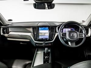 Volvo XC60 B5 AWD Essential - Image 6