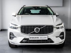 Volvo XC60 B5 AWD Essential - Image 8