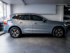 Volvo XC60 B5 AWD Essential - Image 2