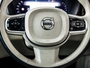 Volvo XC60 B5 AWD Plus Dark - Image 11
