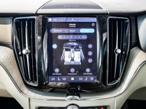 Volvo XC60 B5 AWD Plus Dark - Image 20