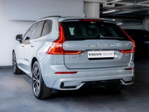 Volvo XC60 B5 AWD Plus Dark - Image 3