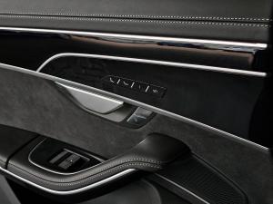 Audi S8 quattro - Image 21