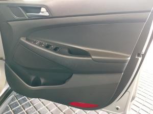 Hyundai Tucson 2.0 Premium auto - Image 13