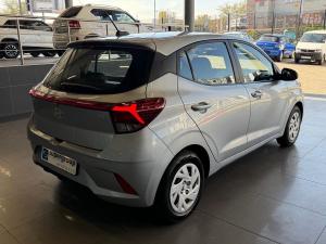 Hyundai Grand i10 1.2 Premium hatch - Image 5