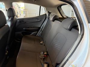 Hyundai Grand i10 1.2 Premium hatch - Image 24