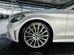 Mercedes-Benz C200 Cabrio automatic - Image 13