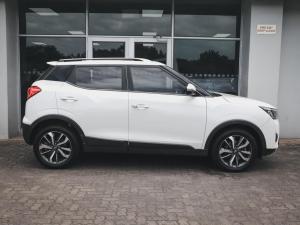 Mahindra XUV300 1.5TD W8 - Image 10