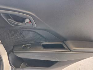Mahindra XUV 3XO 1.2T MX2 manual - Image 18
