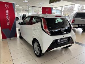 Toyota Aygo 1.0 X-Cite - Image 11