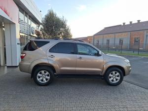 Toyota Fortuner 3.0D-4D 4x4 auto - Image 3
