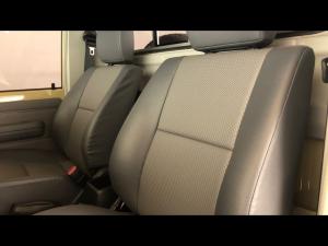 Toyota Land Cruiser 79 4.2D single cab - Image 11