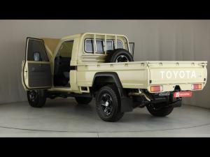 Toyota Land Cruiser 79 4.2D single cab - Image 25