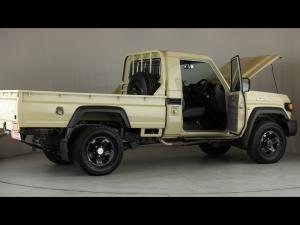 Toyota Land Cruiser 79 4.2D single cab - Image 31