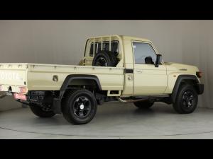 Toyota Land Cruiser 79 4.2D single cab - Image 2