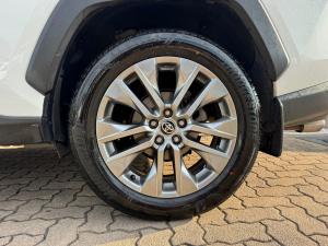 Toyota RAV4 2.5 VX AWD - Image 18