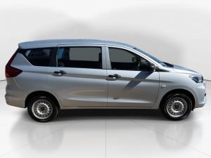Toyota Rumion 1.5 S - Image 8