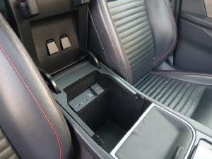 Land Rover Discovery Sport D180 R-Dynamic HSE - Image 14
