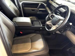 Land Rover Defender 110 D300 X-Dynamic HSE - Image 13