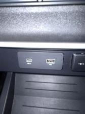 Land Rover Defender 110 D300 X-Dynamic HSE - Image 21