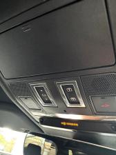 Land Rover Defender 110 D300 X-Dynamic HSE - Image 23