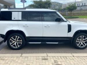 Land Rover Defender 110 D300 X-Dynamic HSE - Image 4