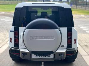 Land Rover Defender 110 D300 X-Dynamic HSE - Image 6
