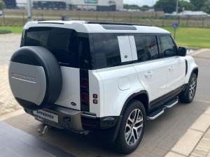 Land Rover Defender 110 D300 X-Dynamic HSE - Image 7