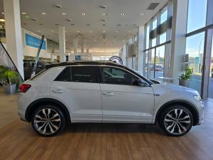 Volkswagen T-Roc 2.0TSI 140kW 4Motion R-Line - Image 3
