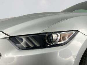 Ford Mustang 2.3 Ecoboost automatic - Image 4