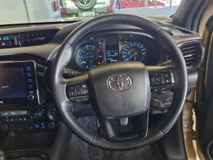 Toyota Hilux 2.8GD-6 double cab 4x4 Legend manual - Image 16