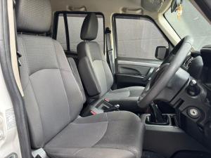 Mahindra Pik Up 2.2CRDe double cab 4x4 S6 manual - Image 9