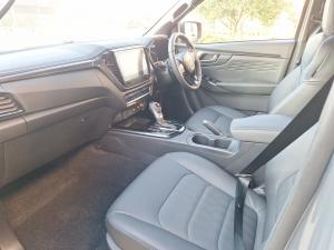 Isuzu D-Max 3.0TD double cab V-Cross 4x4 - Image 7