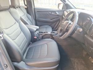 Isuzu D-Max 3.0TD double cab V-Cross 4x4 - Image 16