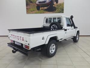 Toyota Land Cruiser 79 4.5D-4D LX V8 single cab - Image 2