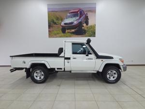 Toyota Land Cruiser 79 4.5D-4D LX V8 single cab - Image 3