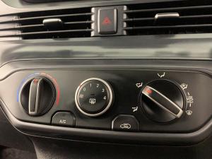 Hyundai i20 1.2 Motion - Image 12