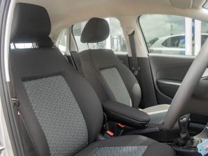 Volkswagen Polo Vivo hatch 1.4 Life - Image 7