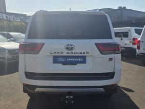 Toyota Land Cruiser 300 3.3D GR-Sport - Image 4
