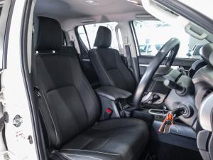 Toyota Hilux 2.8GD-6 double cab 4x4 Raider auto - Image 18