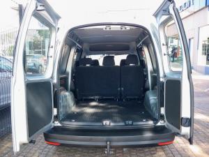 Volkswagen Caddy Maxi 2.0TDI crew bus - Image 11