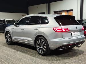 Volkswagen Touareg V6 TDI Executive R-Line - Image 12