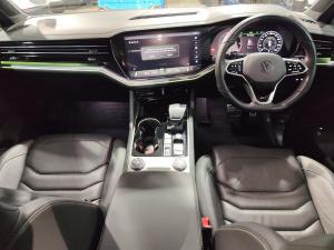 Volkswagen Touareg V6 TDI Executive R-Line - Image 20