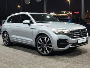 Volkswagen Touareg V6 TDI Executive R-Line - Image 2
