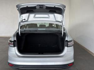 Volkswagen Polo sedan 1.6 auto - Image 6