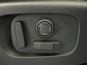 Land Rover Discovery D350 Dynamic HSE - Image 10
