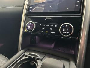 Land Rover Discovery D350 Dynamic HSE - Image 24