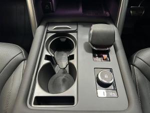 Land Rover Discovery D350 Dynamic HSE - Image 29