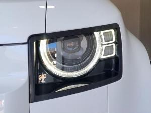 Land Rover Defender 110 D350 X-Dynamic HSE - Image 17