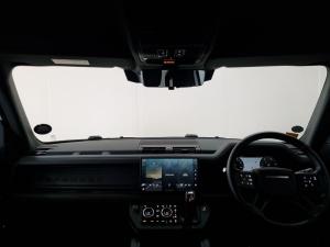 Land Rover Defender 110 D350 X-Dynamic HSE - Image 24